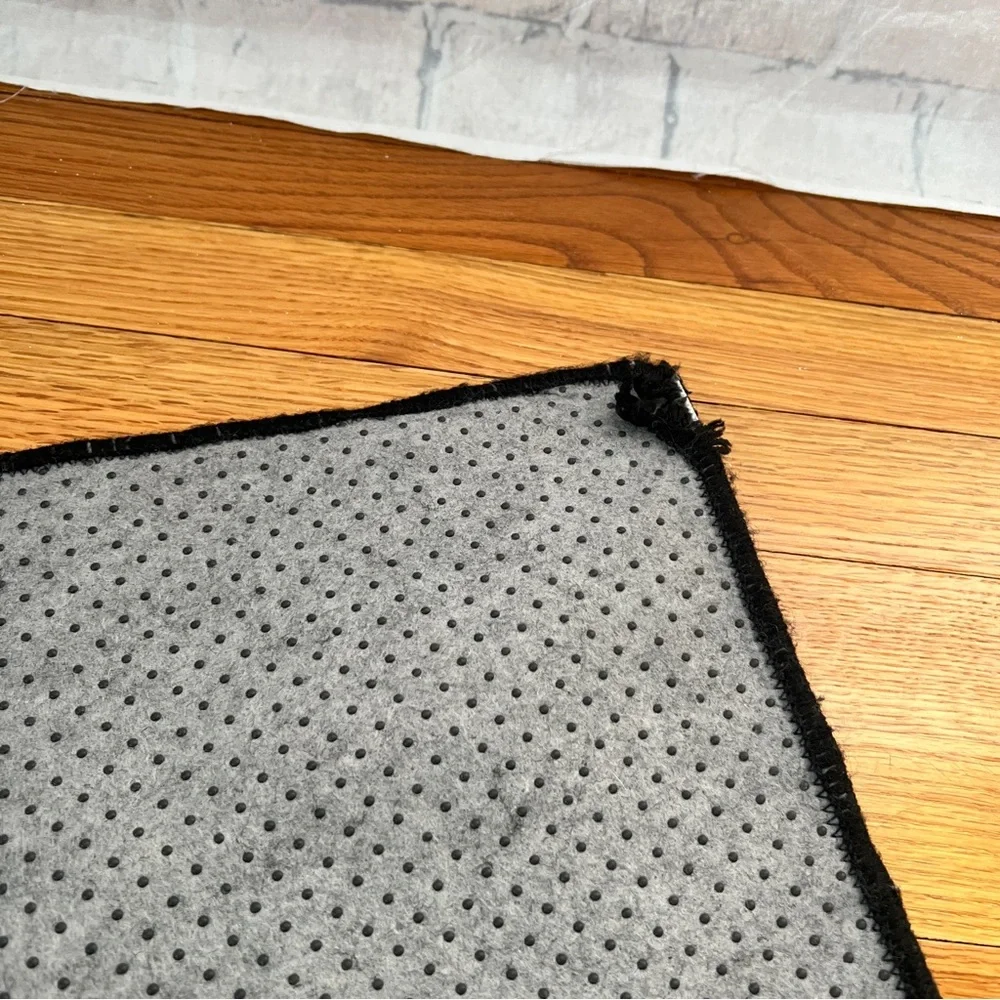 Unif Rug - Picture 6 of 7
